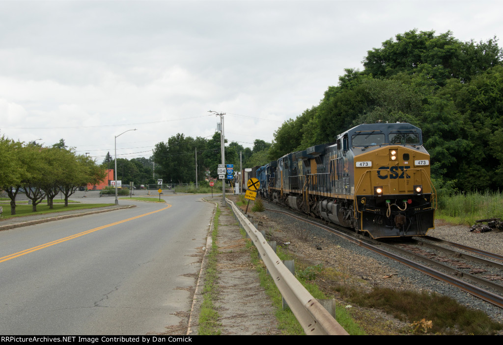 CSXT 473 Leads M426-20 into Waterville